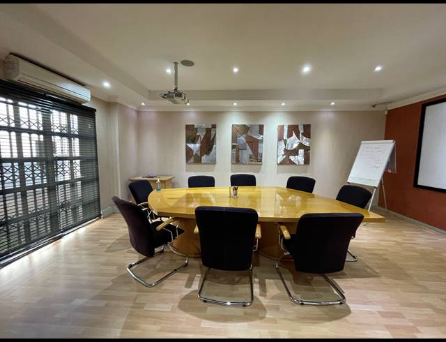257M² OFFICE FOR SALE IN LYME PARK